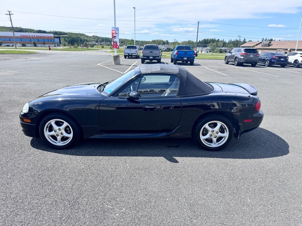 Mazda MX-5 Miata  2003 à Grand-Sault, Nouveau-Brunswick - 6 - w1024h768px