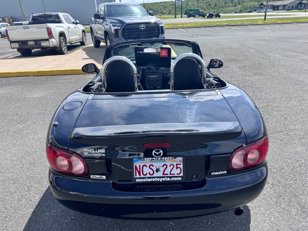 Mazda MX-5 Miata  2003 à Grand-Sault, Nouveau-Brunswick - 11 - w1024h768px