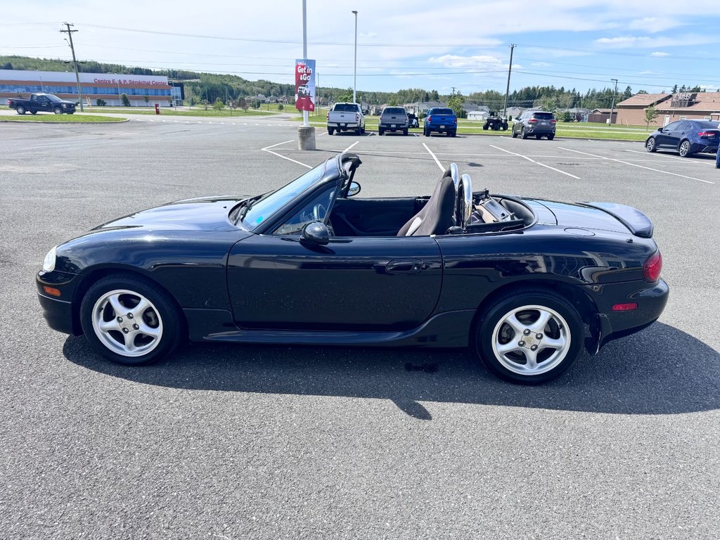 Mazda MX-5 Miata  2003 à Grand-Sault, Nouveau-Brunswick - 12 - w1024h768px