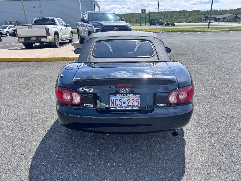 Mazda MX-5 Miata  2003 à Grand-Sault, Nouveau-Brunswick - 4 - w1024h768px