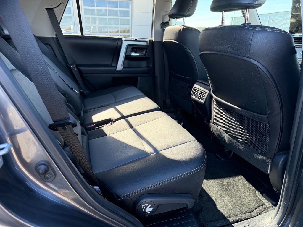 Toyota 4Runner SR5 2018 à Grand-Sault, Nouveau-Brunswick - 11 - w1024h768px