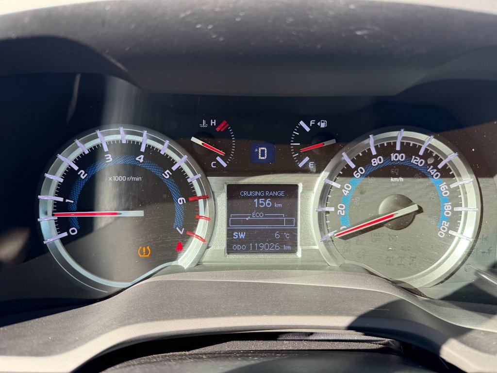 Toyota 4Runner SR5 2018 à Grand-Sault, Nouveau-Brunswick - 16 - w1024h768px