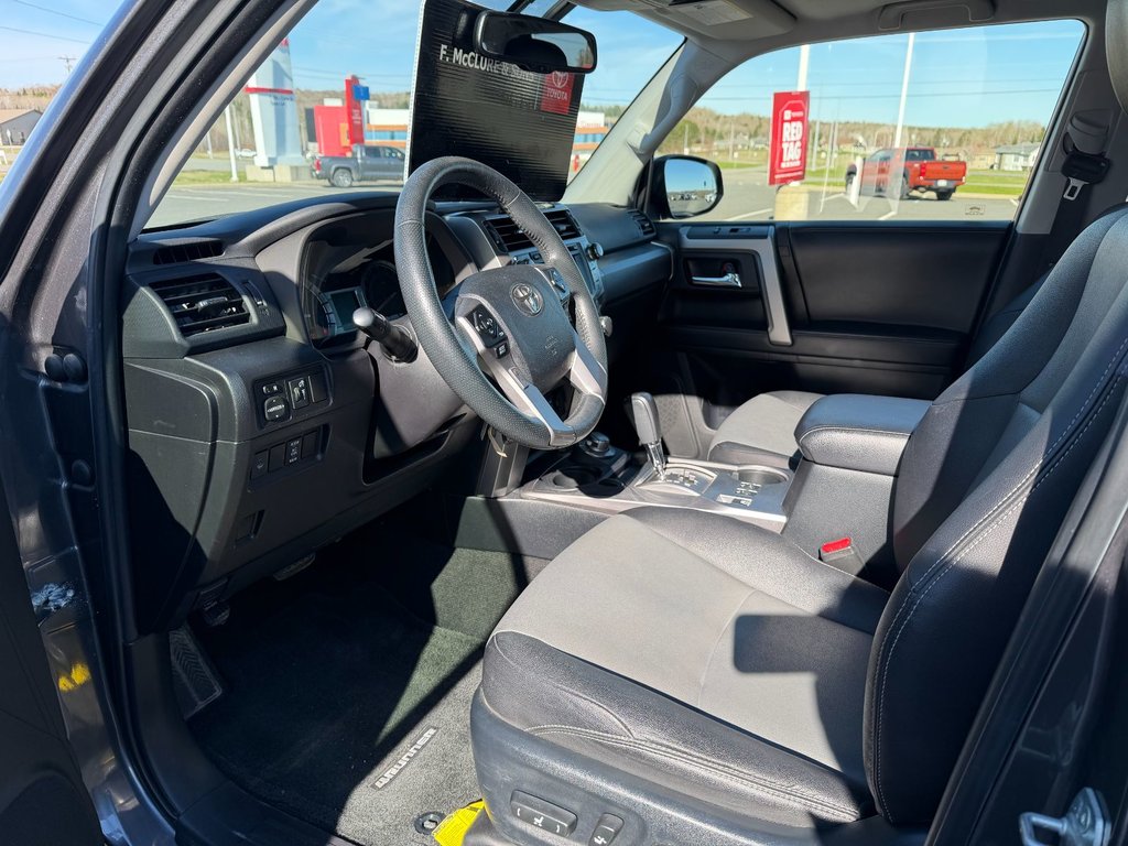 Toyota 4Runner SR5 2018 à Grand-Sault, Nouveau-Brunswick - 13 - w1024h768px