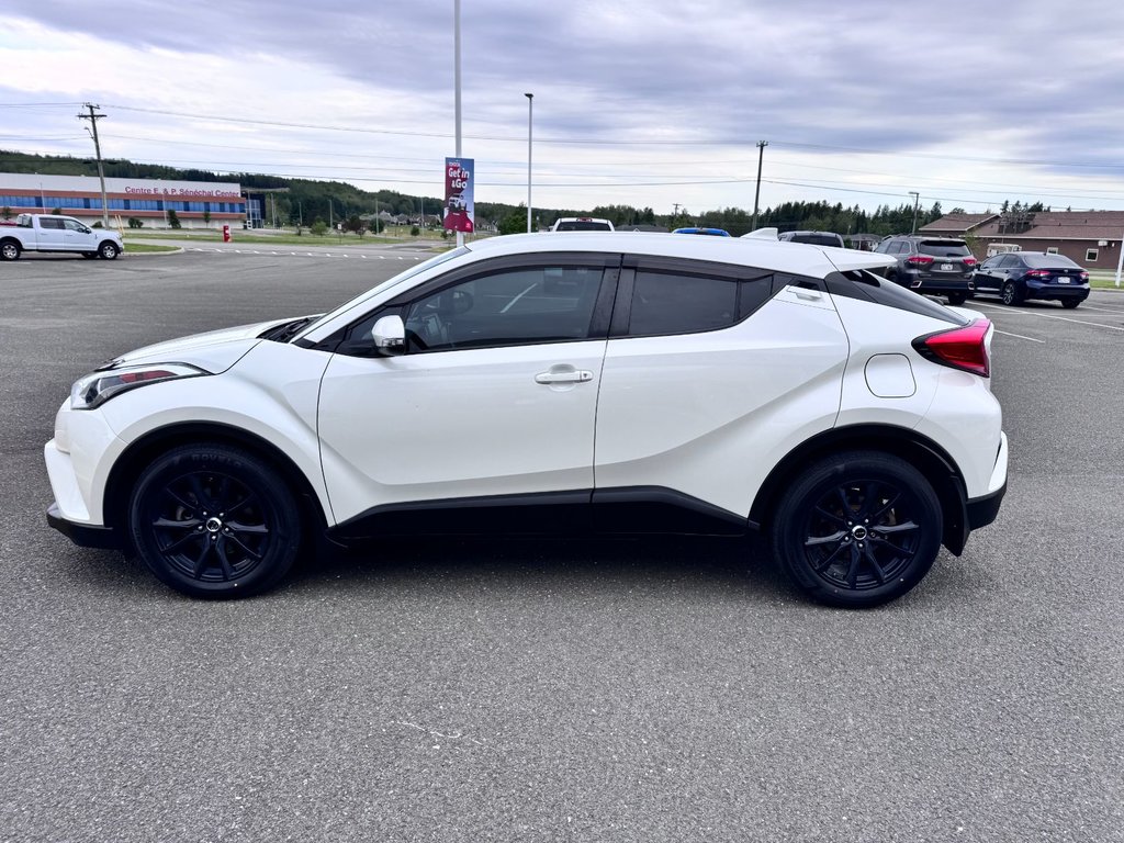 2018 Toyota C-HR XLE in Grand Falls, New Brunswick - 6 - w1024h768px