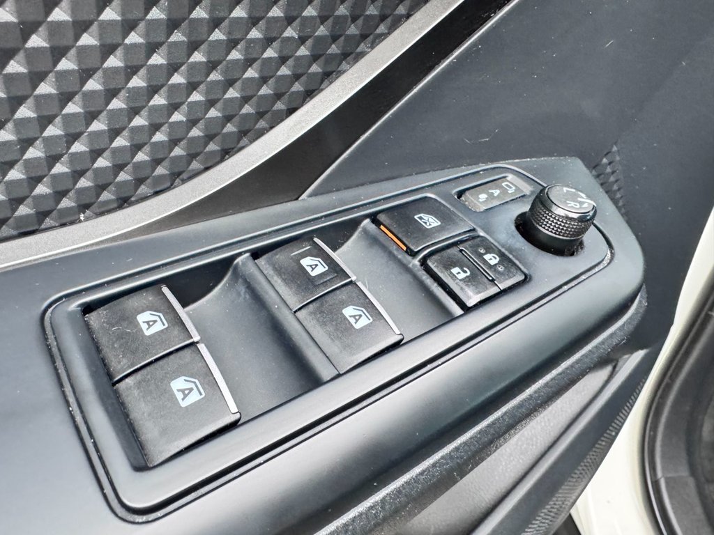 2018 Toyota C-HR XLE in Grand Falls, New Brunswick - 15 - w1024h768px
