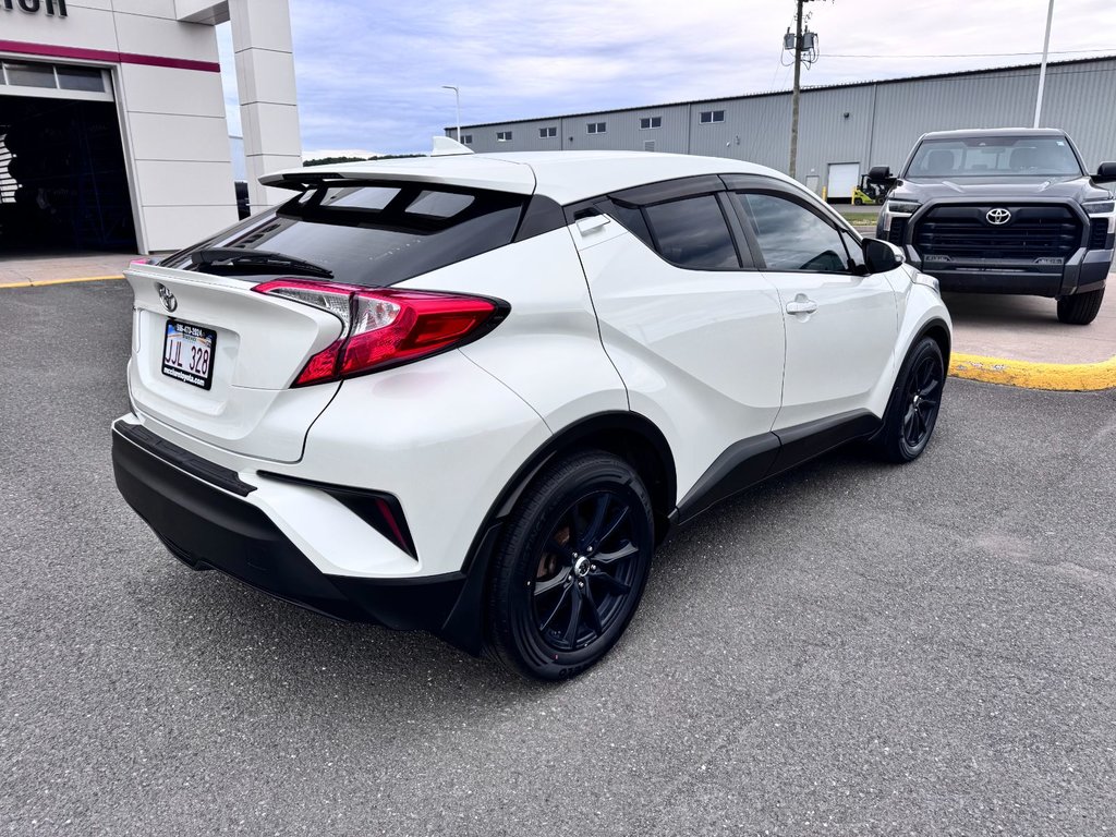 2018 Toyota C-HR XLE in Grand Falls, New Brunswick - 3 - w1024h768px