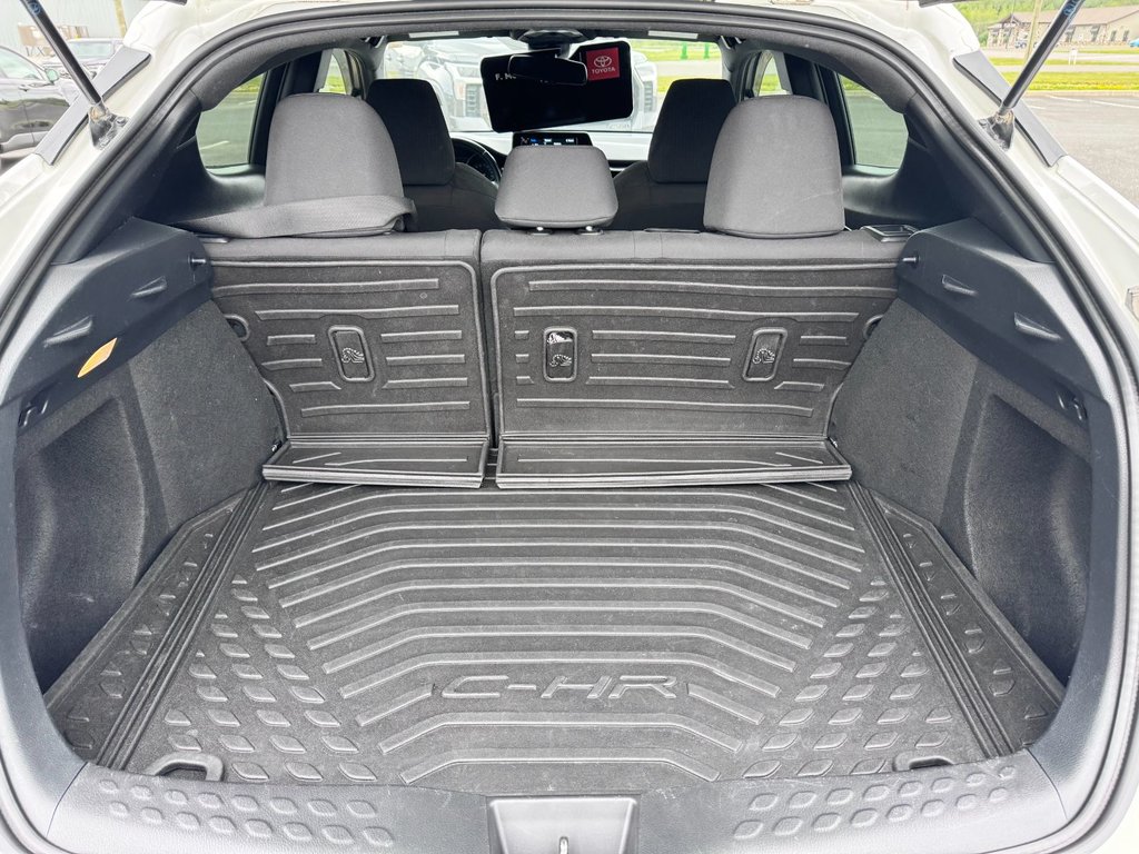 2018 Toyota C-HR XLE in Grand Falls, New Brunswick - 12 - w1024h768px