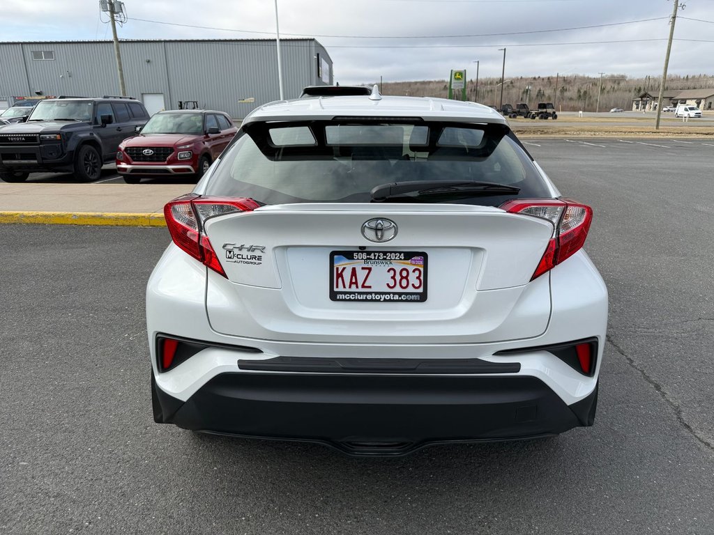 Toyota C-HR LE 2022 à Grand-Sault, Nouveau-Brunswick - 4 - w1024h768px