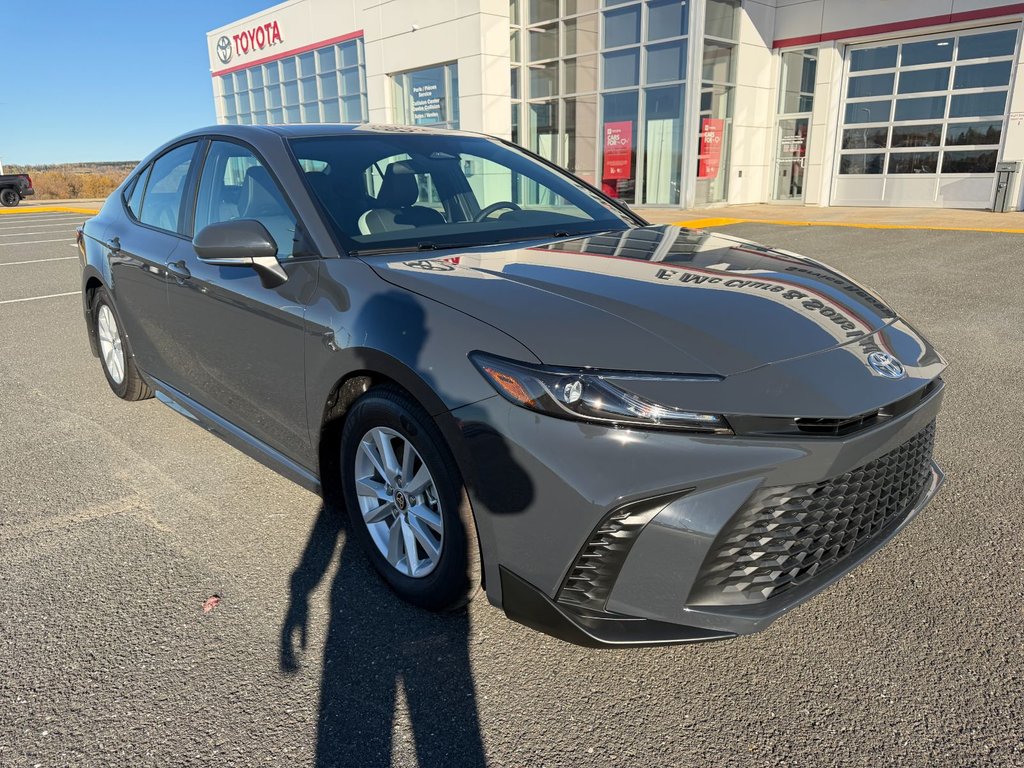 Toyota Camry Hybrid SE 2026 à Grand-Sault, Nouveau-Brunswick - 9 - w1024h768px