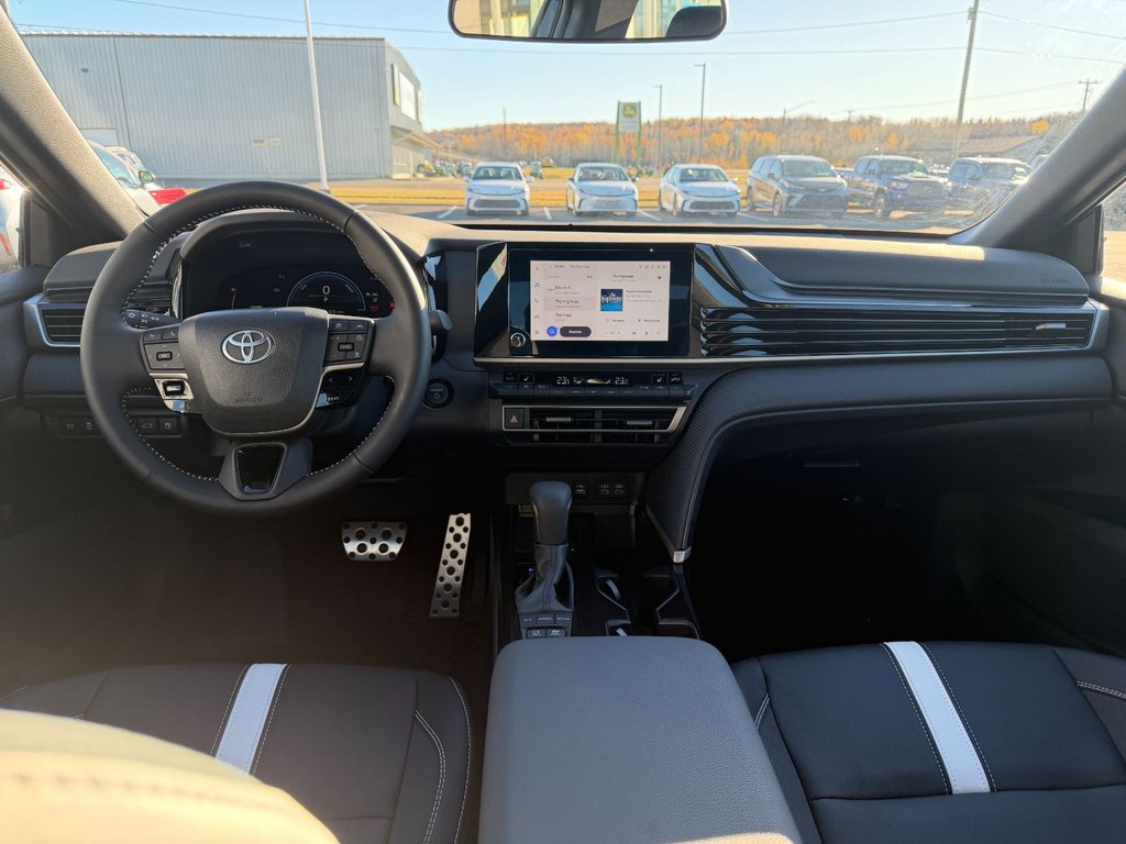 Toyota Camry Hybrid SE 2026 à Grand-Sault, Nouveau-Brunswick - 19 - w1024h768px