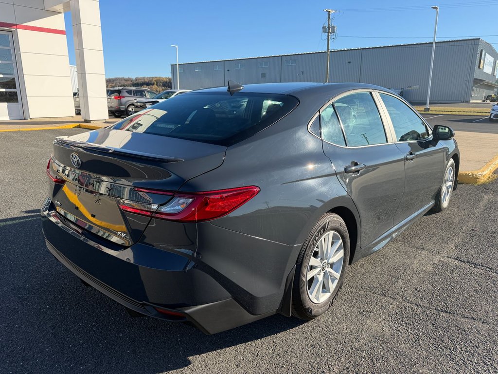 Toyota Camry Hybrid SE 2026 à Grand-Sault, Nouveau-Brunswick - 3 - w1024h768px