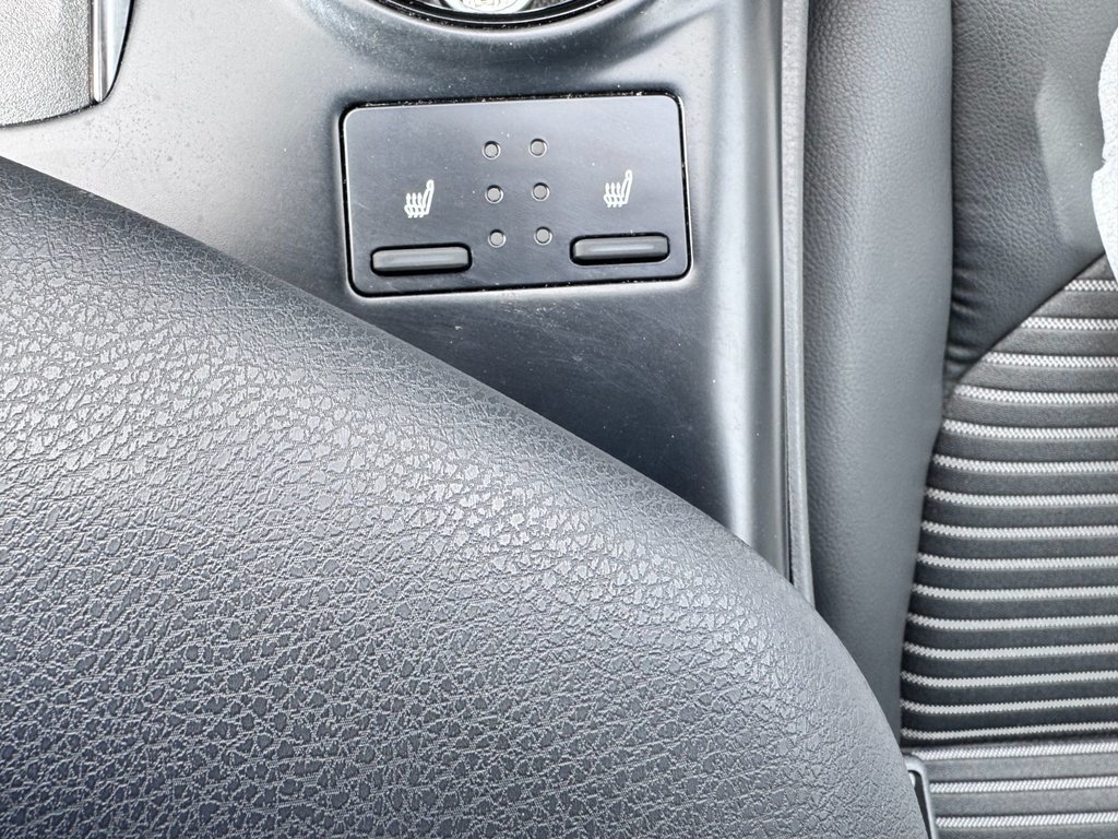2019 Toyota Camry SE in Grand Falls, New Brunswick - 17 - w1024h768px