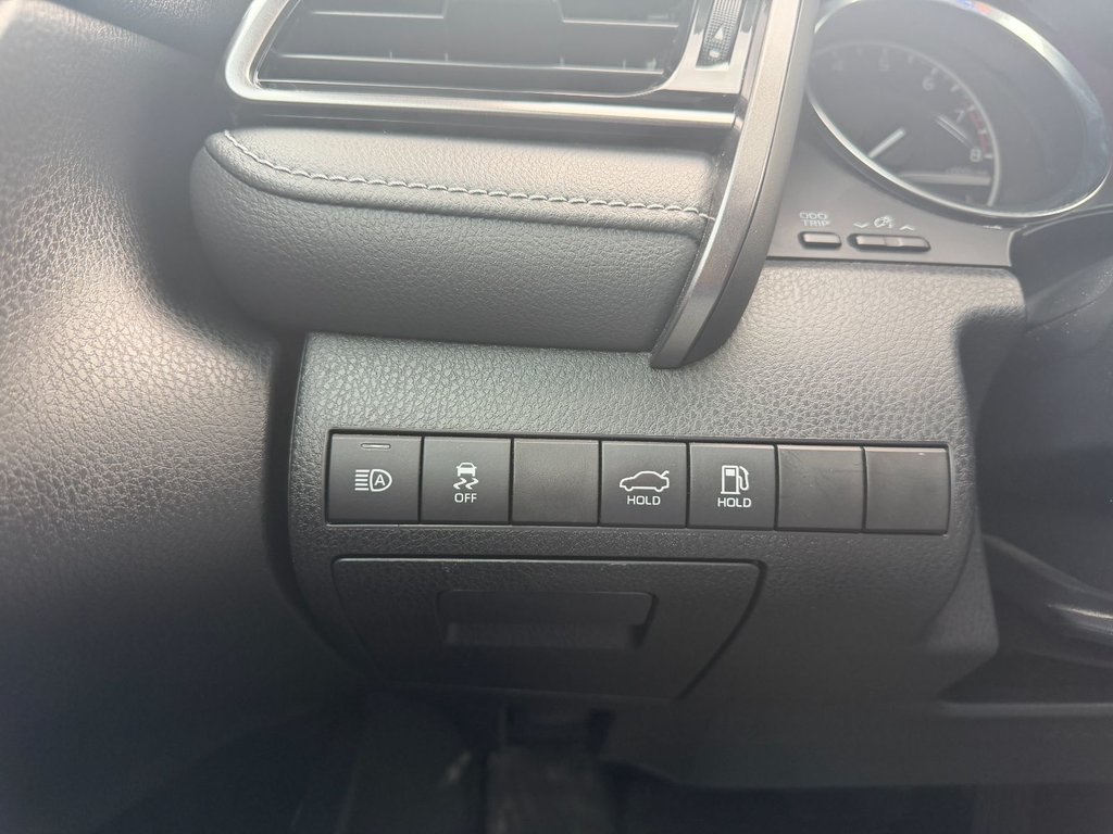 2020 Toyota Camry SE in Grand Falls, New Brunswick - 14 - w1024h768px
