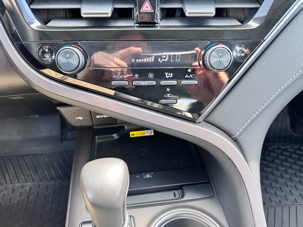 Toyota Camry SE UPGRADE AWD 2023 à Grand-Sault, Nouveau-Brunswick - 16 - w1024h768px