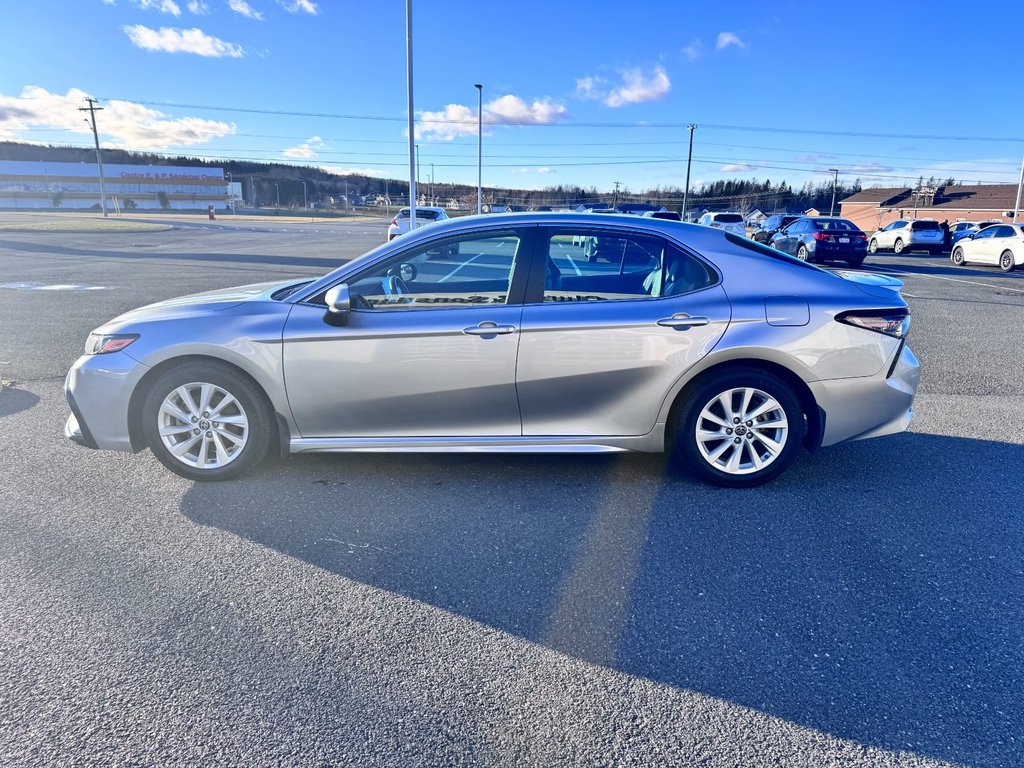 Toyota Camry SE AWD 2023 à Grand-Sault, Nouveau-Brunswick - 6 - w1024h768px