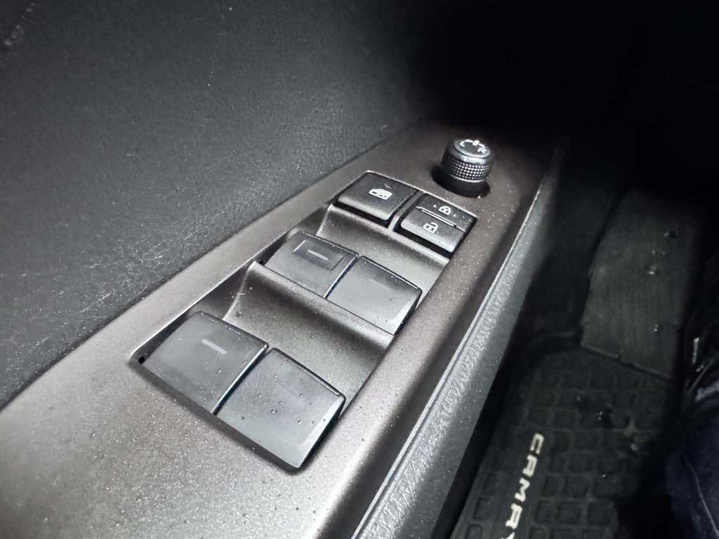 Toyota Camry SE 2023 à Grand-Sault, Nouveau-Brunswick - 14 - w1024h768px