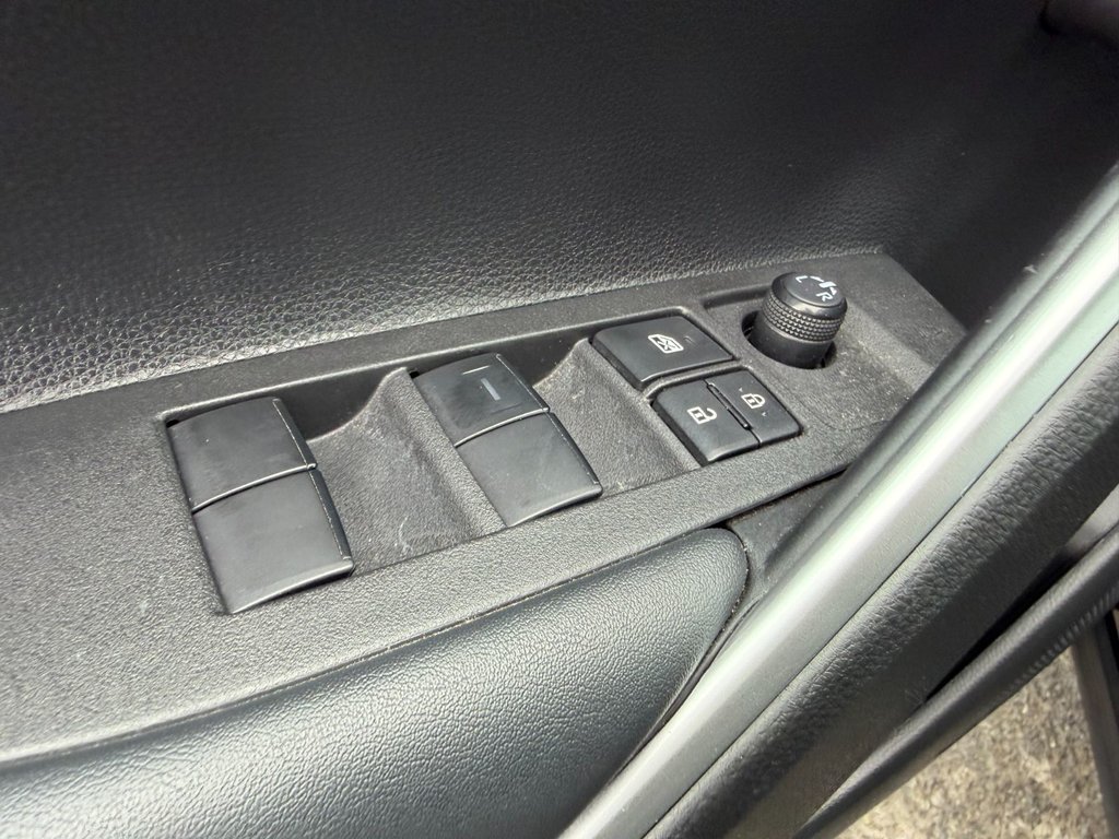 Toyota Corolla Cross LE 2022 à Grand-Sault, Nouveau-Brunswick - 15 - w1024h768px