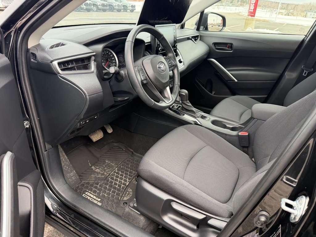 Toyota Corolla Cross LE 2022 à Grand-Sault, Nouveau-Brunswick - 14 - w1024h768px