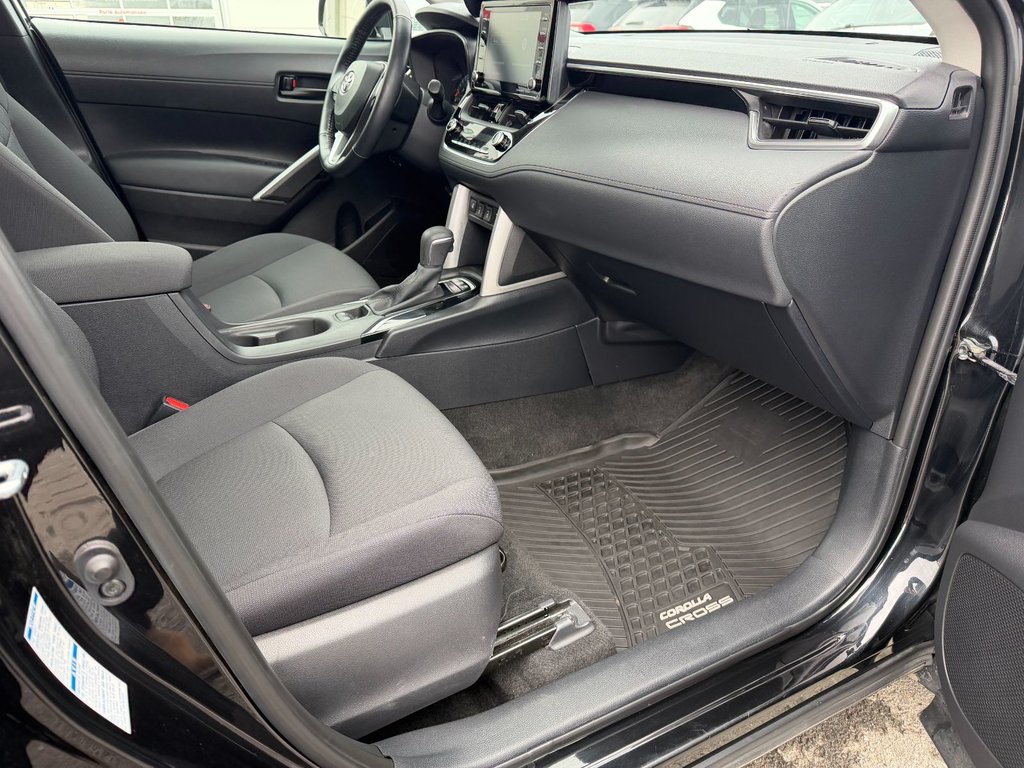 Toyota Corolla Cross LE 2022 à Grand-Sault, Nouveau-Brunswick - 10 - w1024h768px