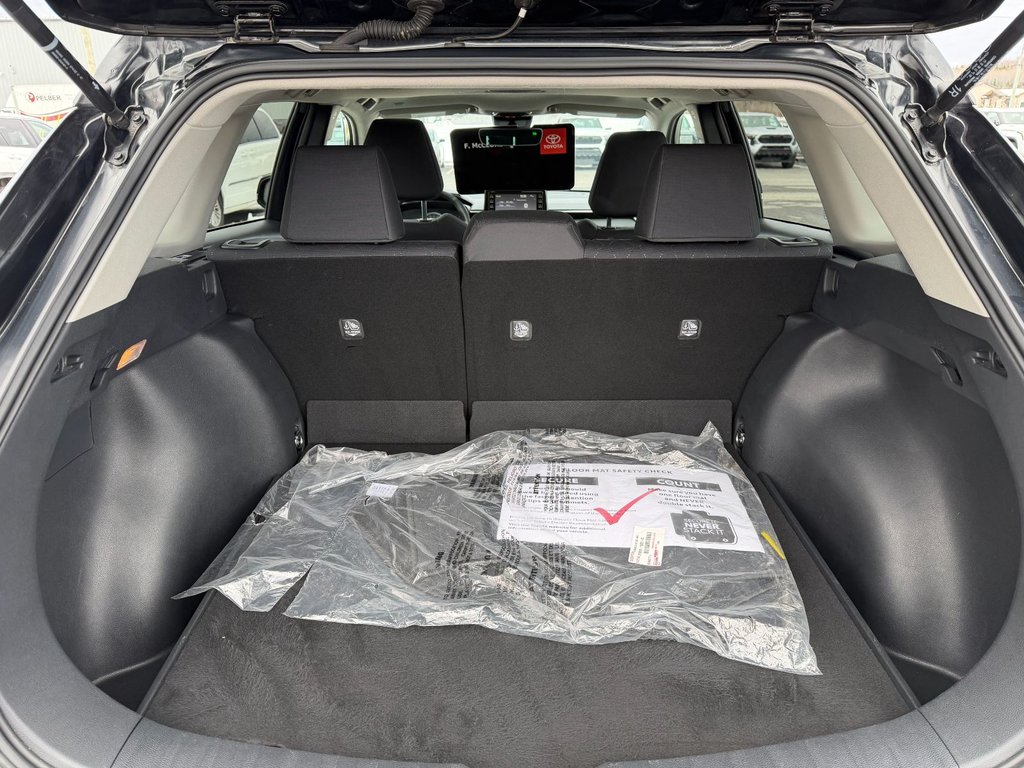 Toyota Corolla Cross LE 2022 à Grand-Sault, Nouveau-Brunswick - 12 - w1024h768px