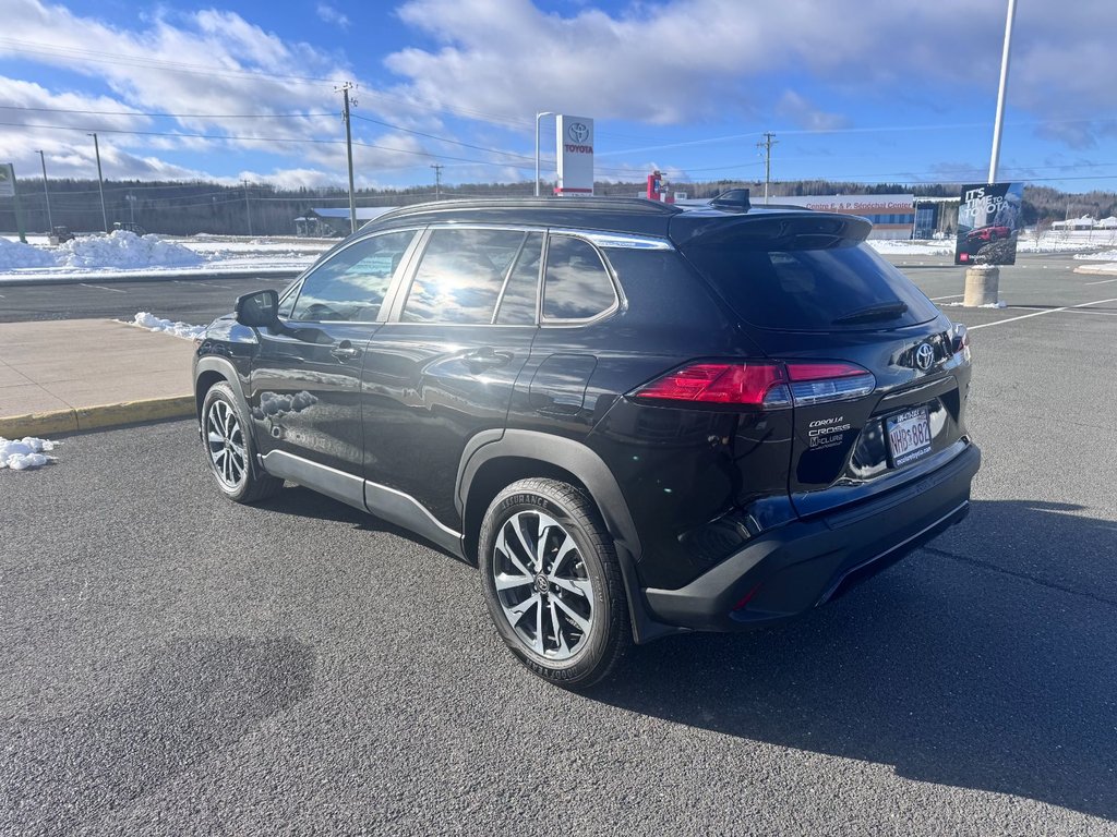2023 Toyota Corolla Cross XLE in Grand Falls, New Brunswick - 5 - w1024h768px