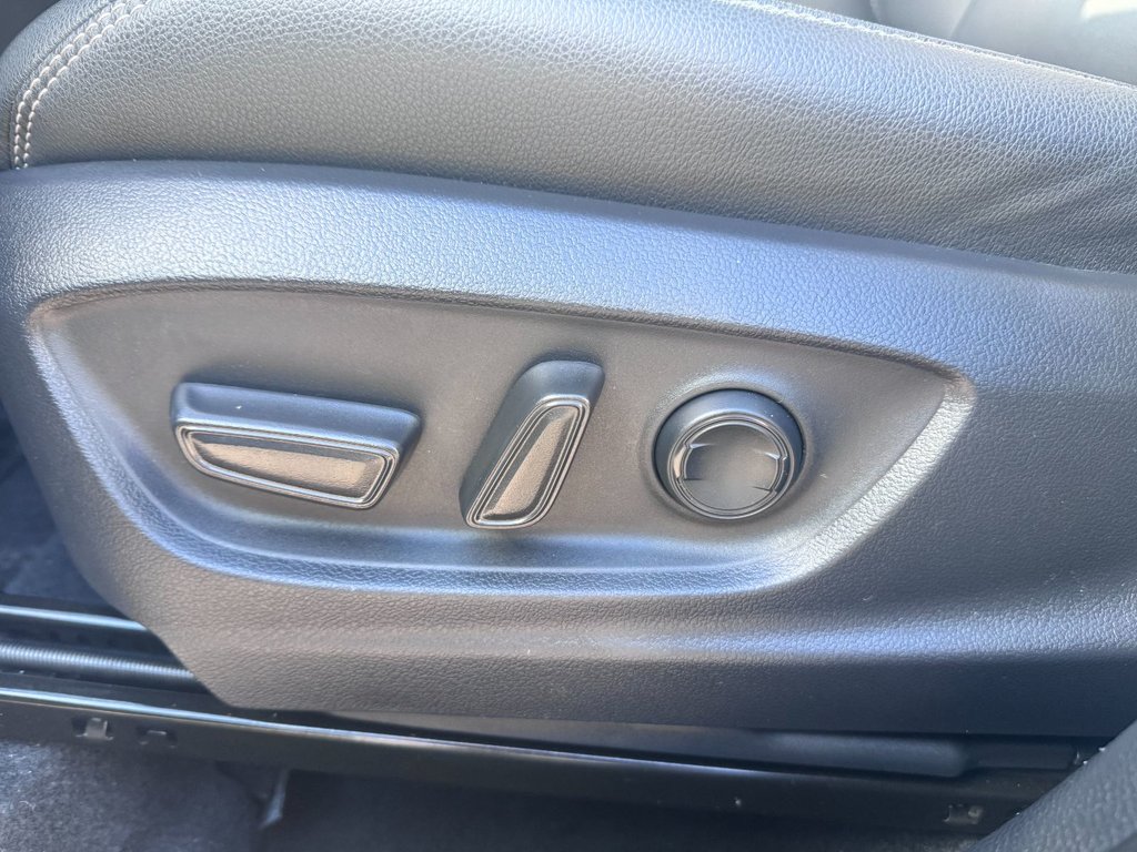 2023 Toyota Corolla Cross XLE in Grand Falls, New Brunswick - 17 - w1024h768px