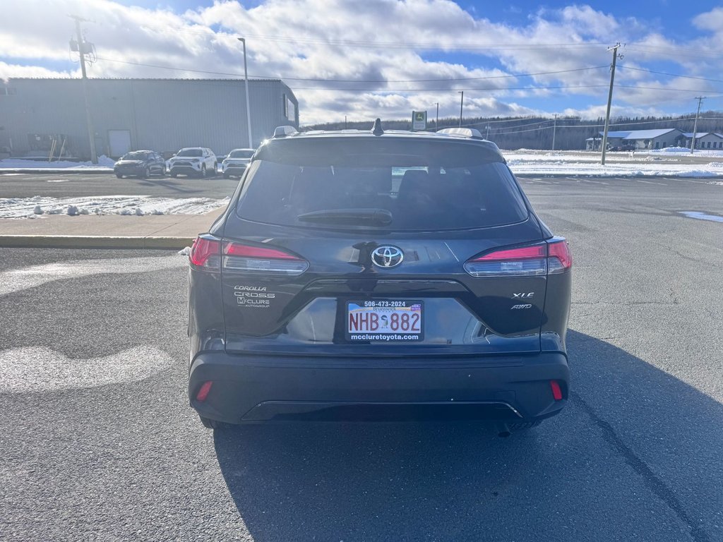 2023 Toyota Corolla Cross XLE in Grand Falls, New Brunswick - 4 - w1024h768px
