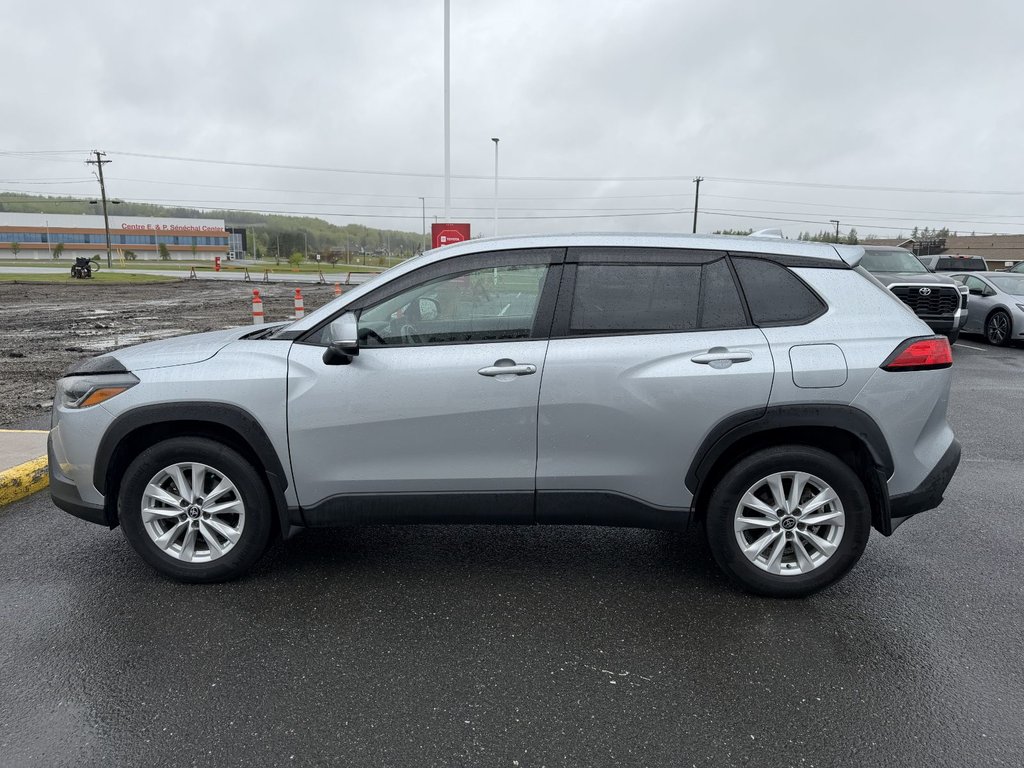 2023 Toyota Corolla Cross LE in Grand Falls, New Brunswick - 6 - w1024h768px