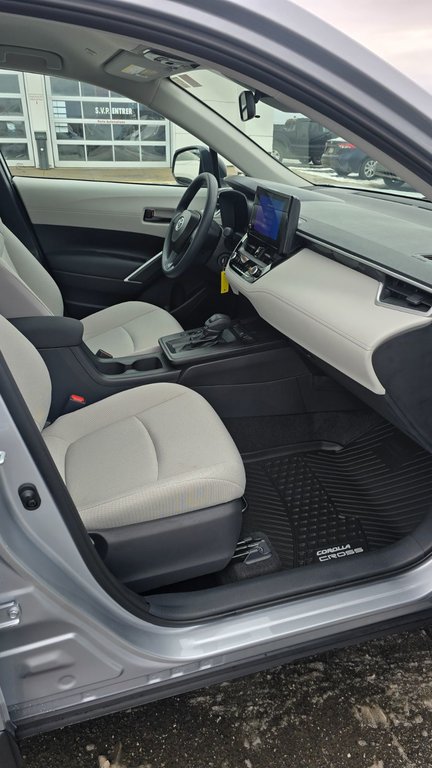 Toyota Corolla Cross L 2026 à Grand-Sault, Nouveau-Brunswick - 10 - w1024h768px