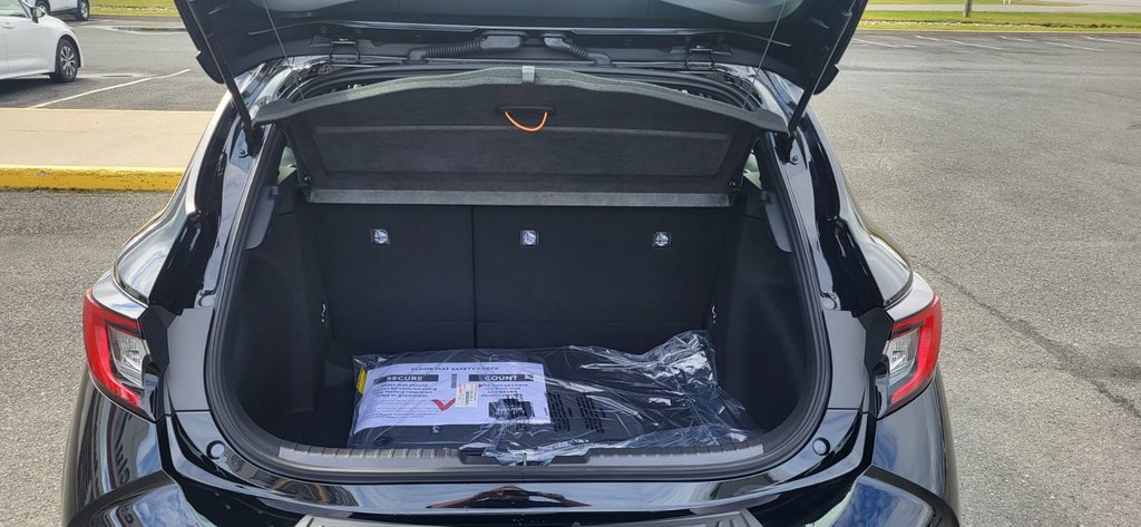 2025 Toyota Corolla Hatchback SE PLUS in Grand Falls, New Brunswick - 13 - w1024h768px