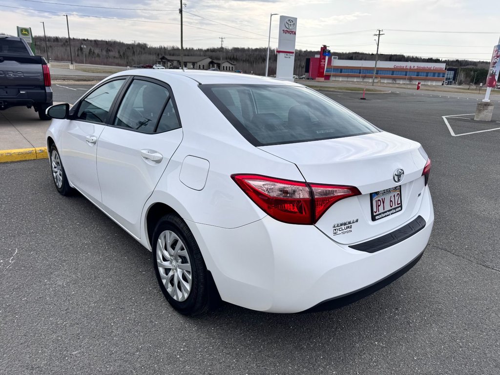 2017 Toyota Corolla LE in Grand Falls, New Brunswick - 5 - w1024h768px