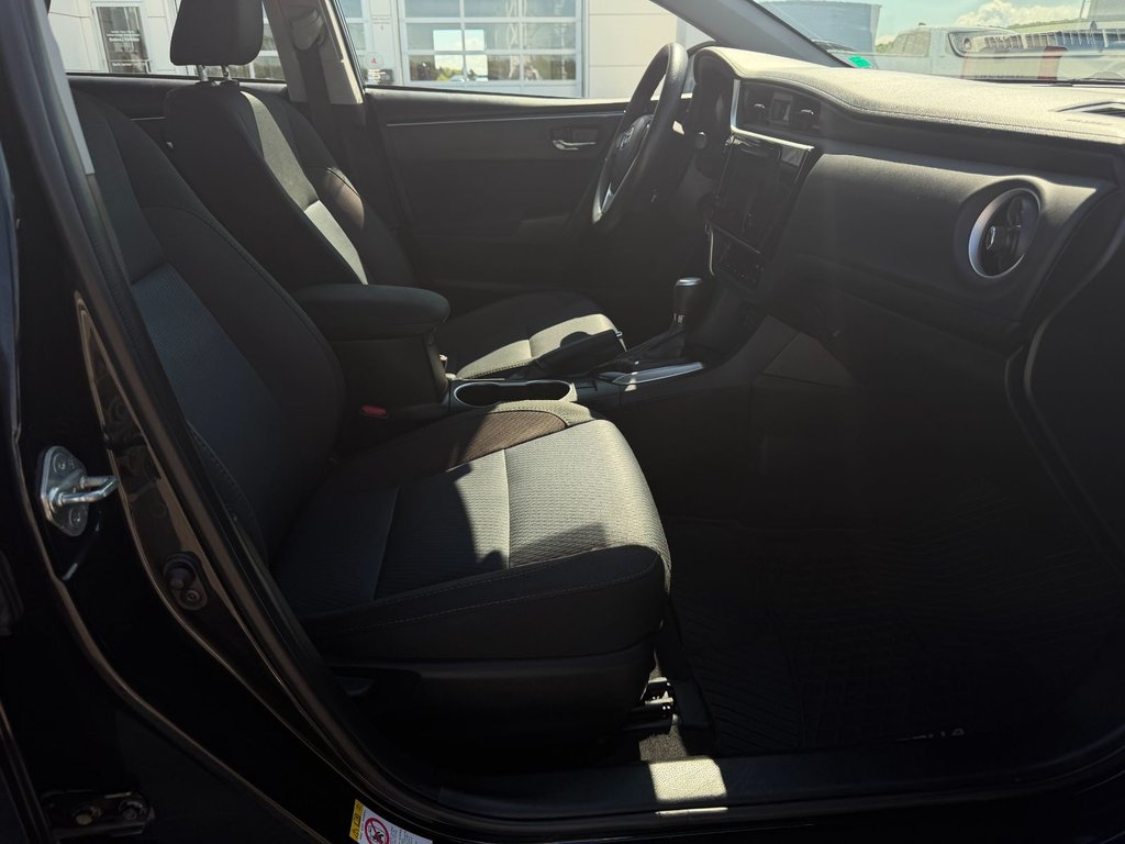 Toyota Corolla LE 2018 à Grand-Sault, Nouveau-Brunswick - 10 - w1024h768px