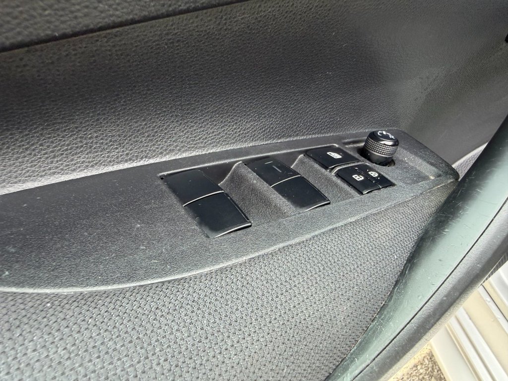 2021 Toyota Corolla LE in Grand Falls, New Brunswick - 14 - w1024h768px