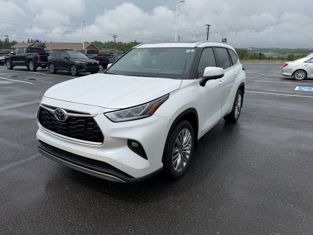 2026 Toyota Highlander Hybrid PLATINUM in Grand Falls, New Brunswick - 7 - w1024h768px