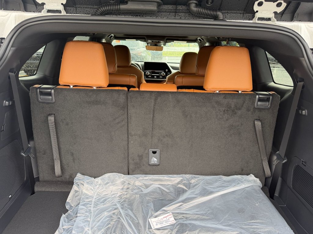 2026 Toyota Highlander Hybrid PLATINUM in Grand Falls, New Brunswick - 13 - w1024h768px