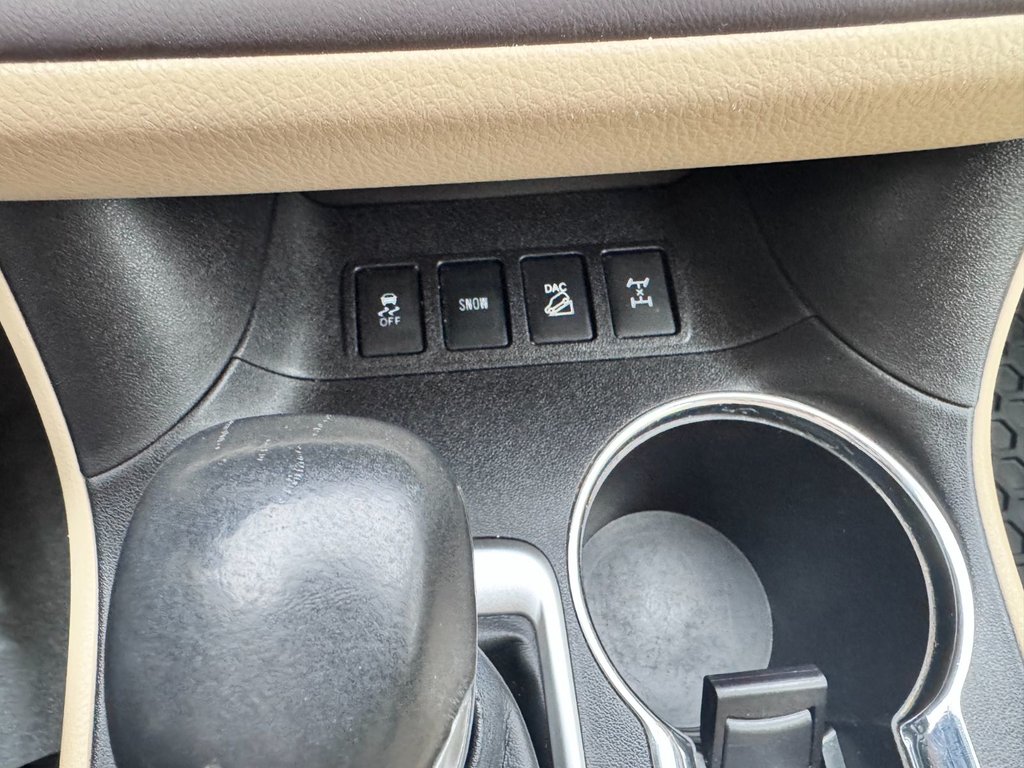 2016 Toyota Highlander XLE in Grand Falls, New Brunswick - 20 - w1024h768px