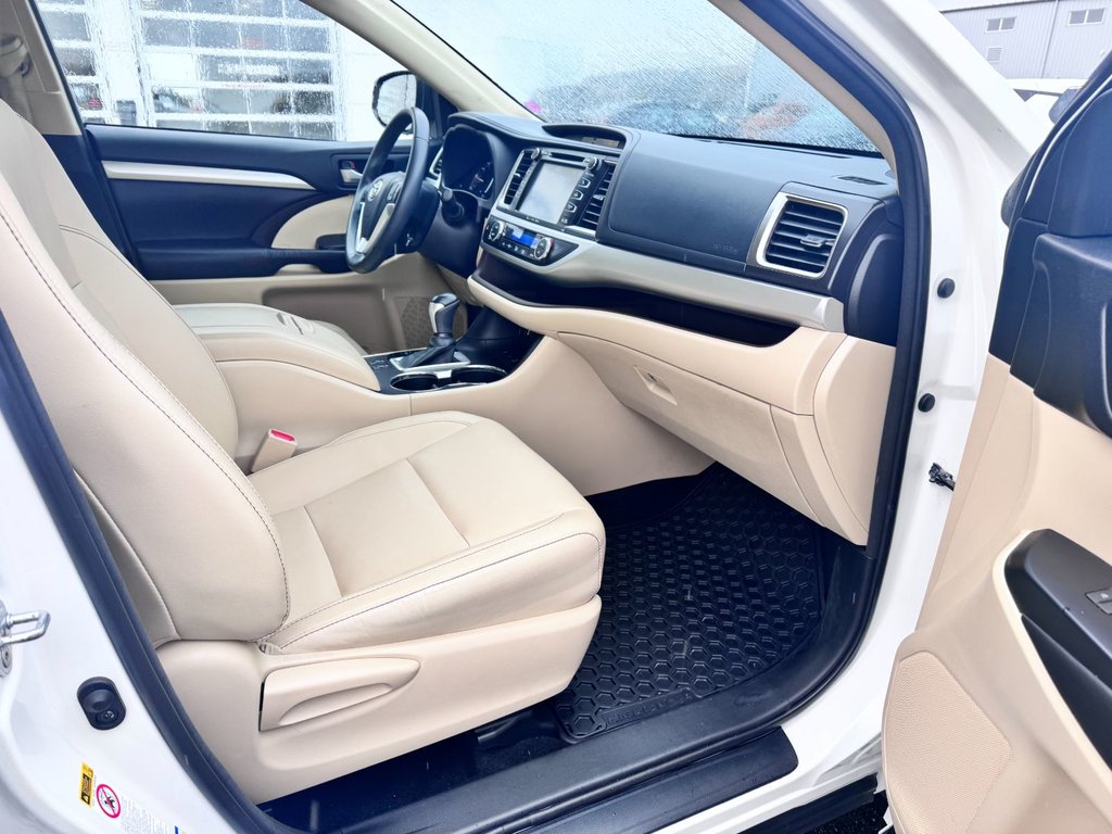 2016 Toyota Highlander XLE in Grand Falls, New Brunswick - 11 - w1024h768px
