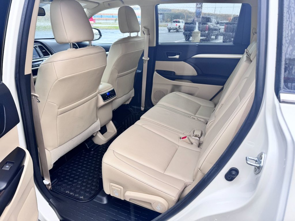 2016 Toyota Highlander XLE in Grand Falls, New Brunswick - 13 - w1024h768px