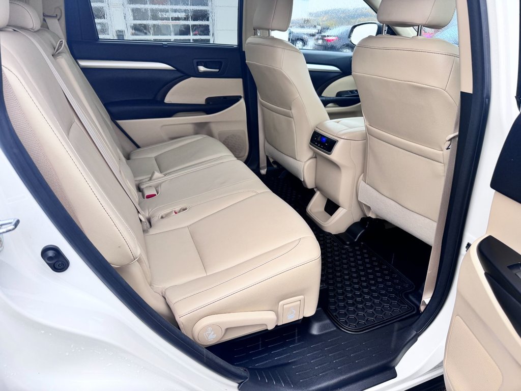 2016 Toyota Highlander XLE in Grand Falls, New Brunswick - 12 - w1024h768px
