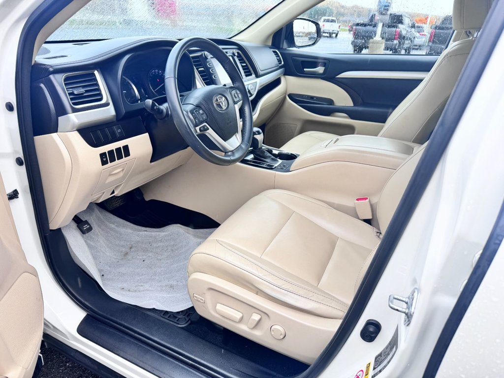 2016 Toyota Highlander XLE in Grand Falls, New Brunswick - 14 - w1024h768px