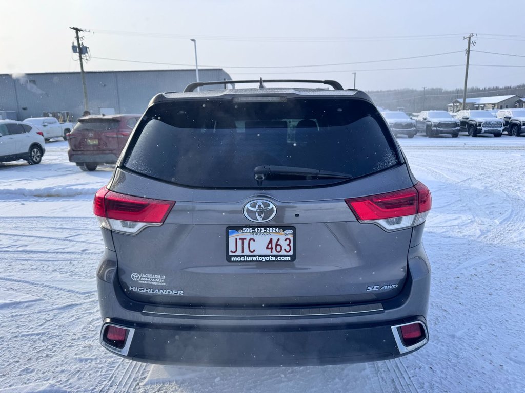 2017 Toyota Highlander in Grand Falls, New Brunswick - 4 - w1024h768px