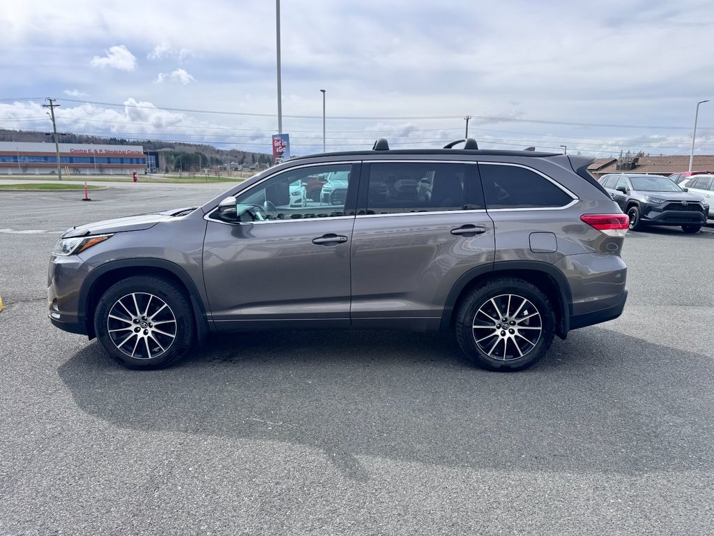 2017 Toyota Highlander XLE in Grand Falls, New Brunswick - 6 - w1024h768px