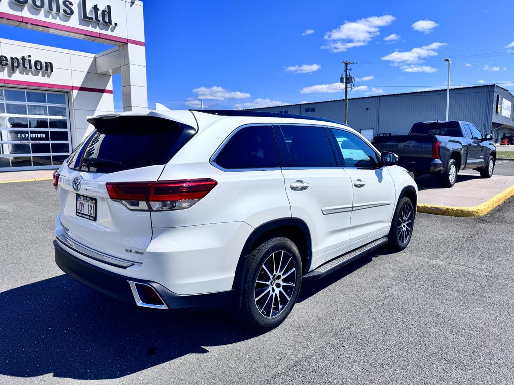 2017 Toyota Highlander SE in Grand Falls, New Brunswick - 3 - w1024h768px