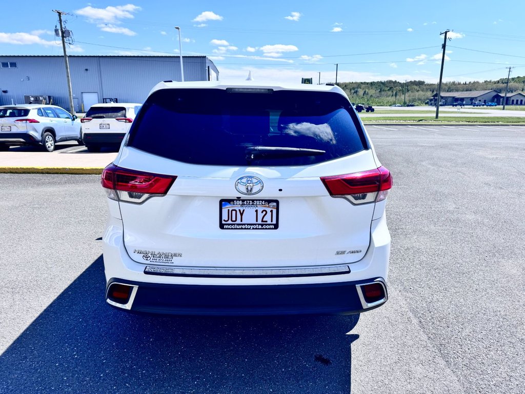 2017 Toyota Highlander SE in Grand Falls, New Brunswick - 4 - w1024h768px