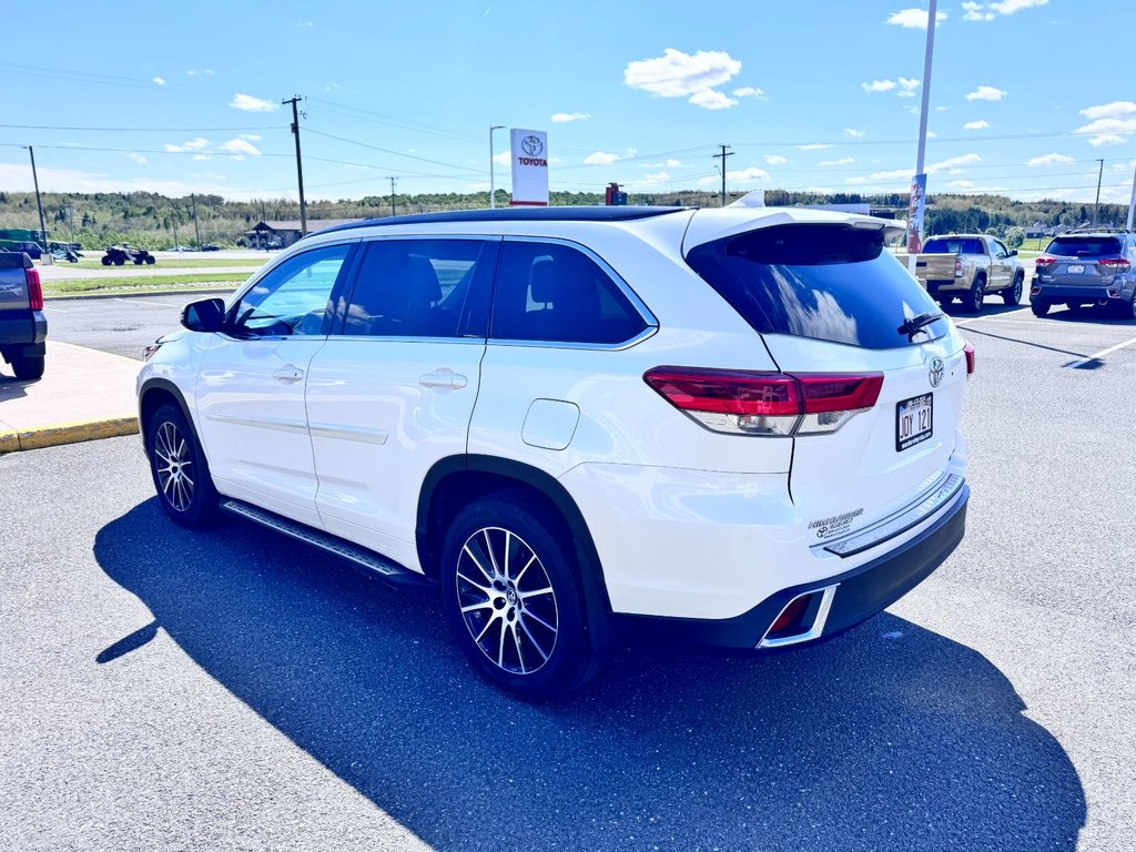 2017 Toyota Highlander SE in Grand Falls, New Brunswick - 5 - w1024h768px