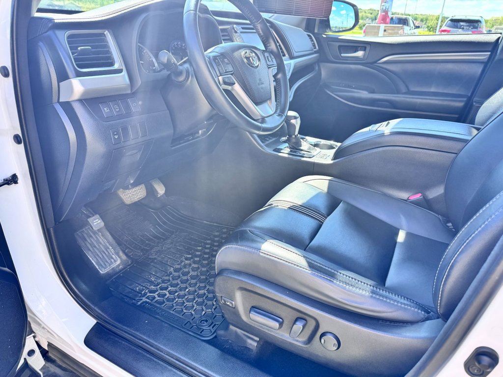 2017 Toyota Highlander SE in Grand Falls, New Brunswick - 13 - w1024h768px