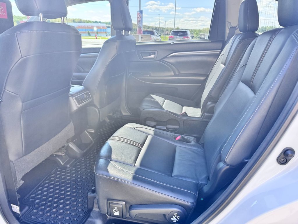 2017 Toyota Highlander SE in Grand Falls, New Brunswick - 12 - w1024h768px