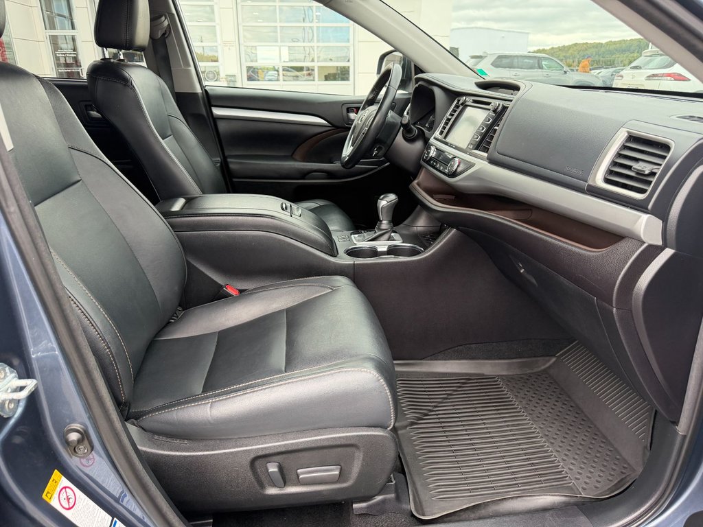 Toyota Highlander XLE 2018 à Grand-Sault, Nouveau-Brunswick - 10 - w1024h768px