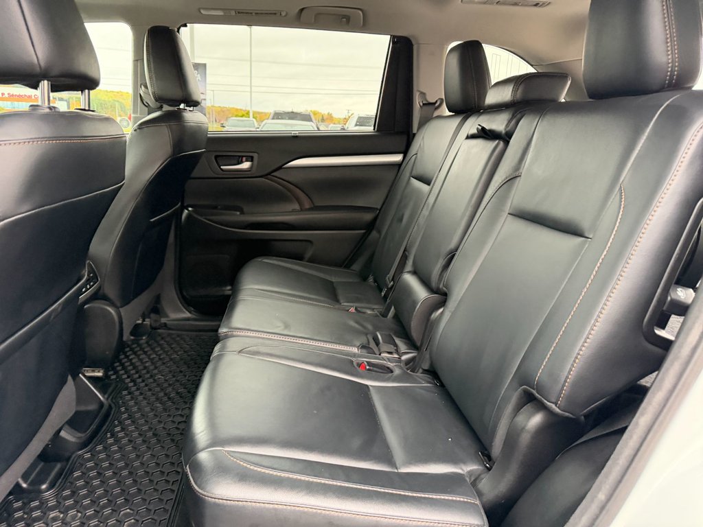 Toyota Highlander XLE 2018 à Grand-Sault, Nouveau-Brunswick - 14 - w1024h768px