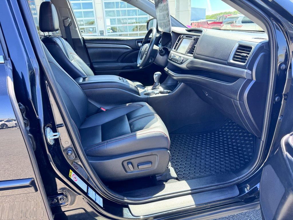 2019 Toyota Highlander XLE SR in Grand Falls, New Brunswick - 10 - w1024h768px